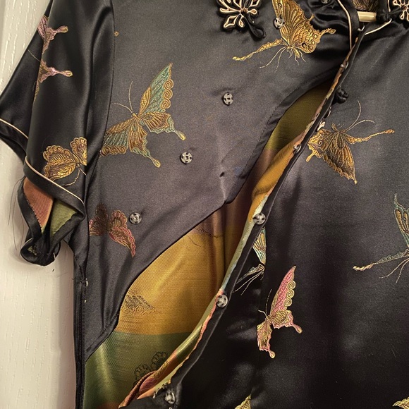 Traditional Chinese Dress - Picture 6 of 6